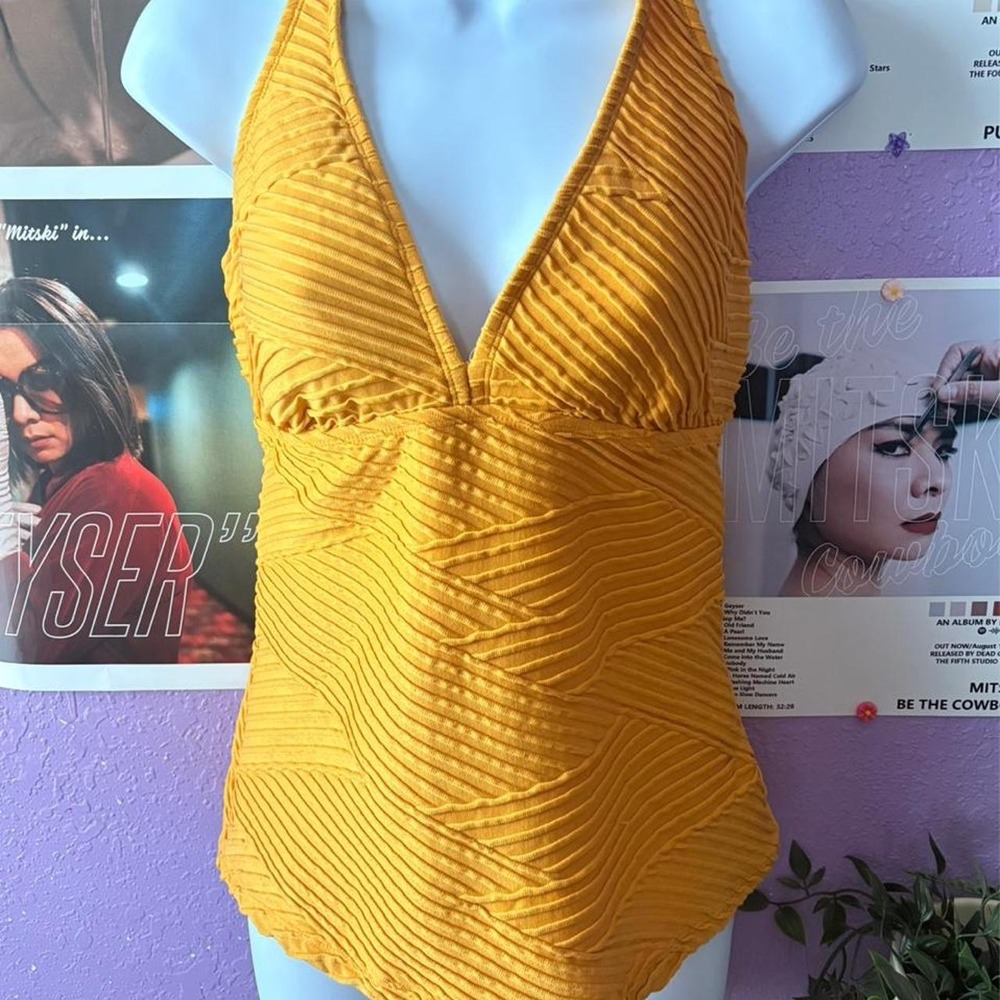 Y2K Yellow Textured Halter Top Size Large